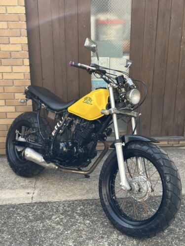 写真:ヤマハ TW200