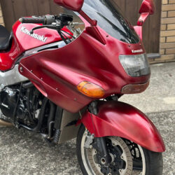 写真:カワサキZZR1100
