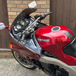 写真:カワサキZZR1100