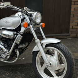 写真：ホンダマグナ250