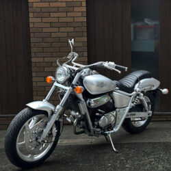 写真：ホンダマグナ250