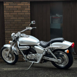 写真：ホンダマグナ250