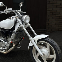 写真：ホンダマグナ250