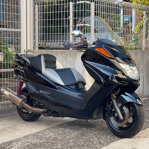 写真：ヤマハマジェスティ250C