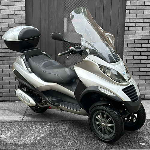 写真：ピアッジオMP3 250RL