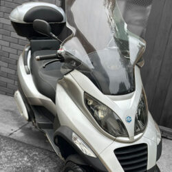 写真：ピアッジオMP3 250RL