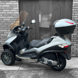 写真：ピアッジオMP3 250RL