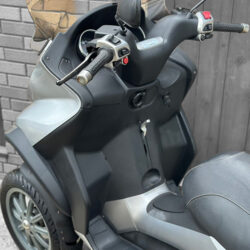 写真：ピアッジオMP3 250RL