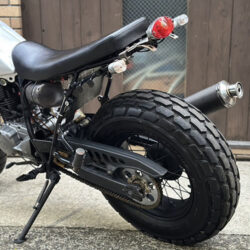 写真：ヤマハTW200