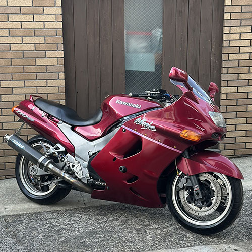 写真：カワサキZZR1100