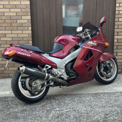 写真：カワサキZZR1100