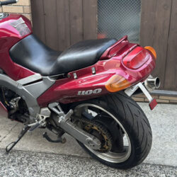 写真：カワサキZZR1100