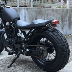 写真：ヤマハTW200