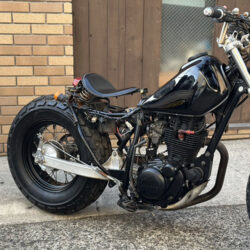 写真：ヤマハTW200