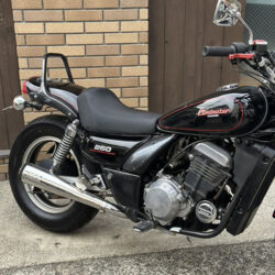 写真：カワサキエリミネーター250