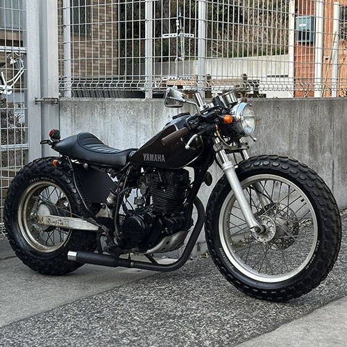 写真：ヤマハTW200