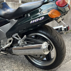 写真：カワサキZZR1100