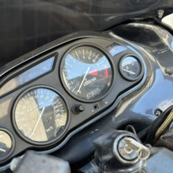 写真：カワサキZZR1100