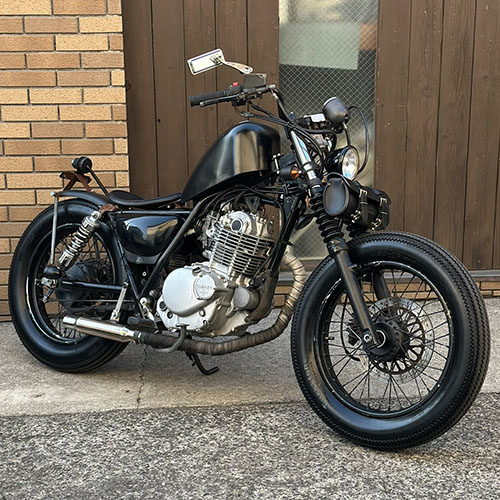 写真：スズキグラストラッカー