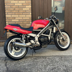 写真：ホンダVT250スパーダ