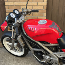 写真：ホンダVT250スパーダ