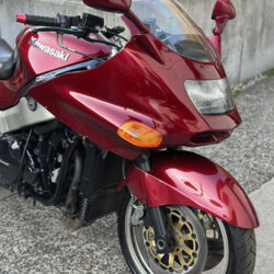 写真：カワサキZZR1100