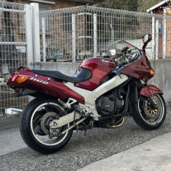 写真：カワサキZZR1100