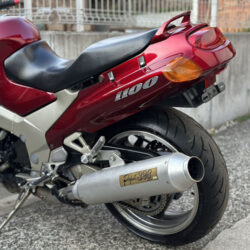 写真：カワサキZZR1100