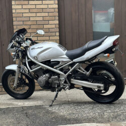 写真：スズキバンディット250