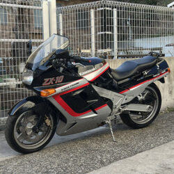 写真：カワサキZX-10