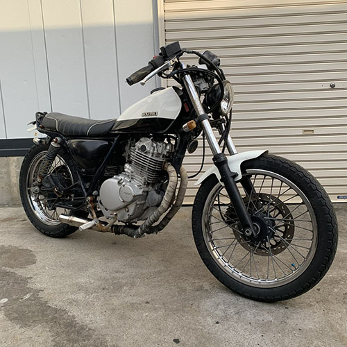 写真：スズキグラストラッカー