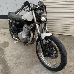 写真：スズキグラストラッカー