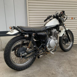 写真：スズキグラストラッカー